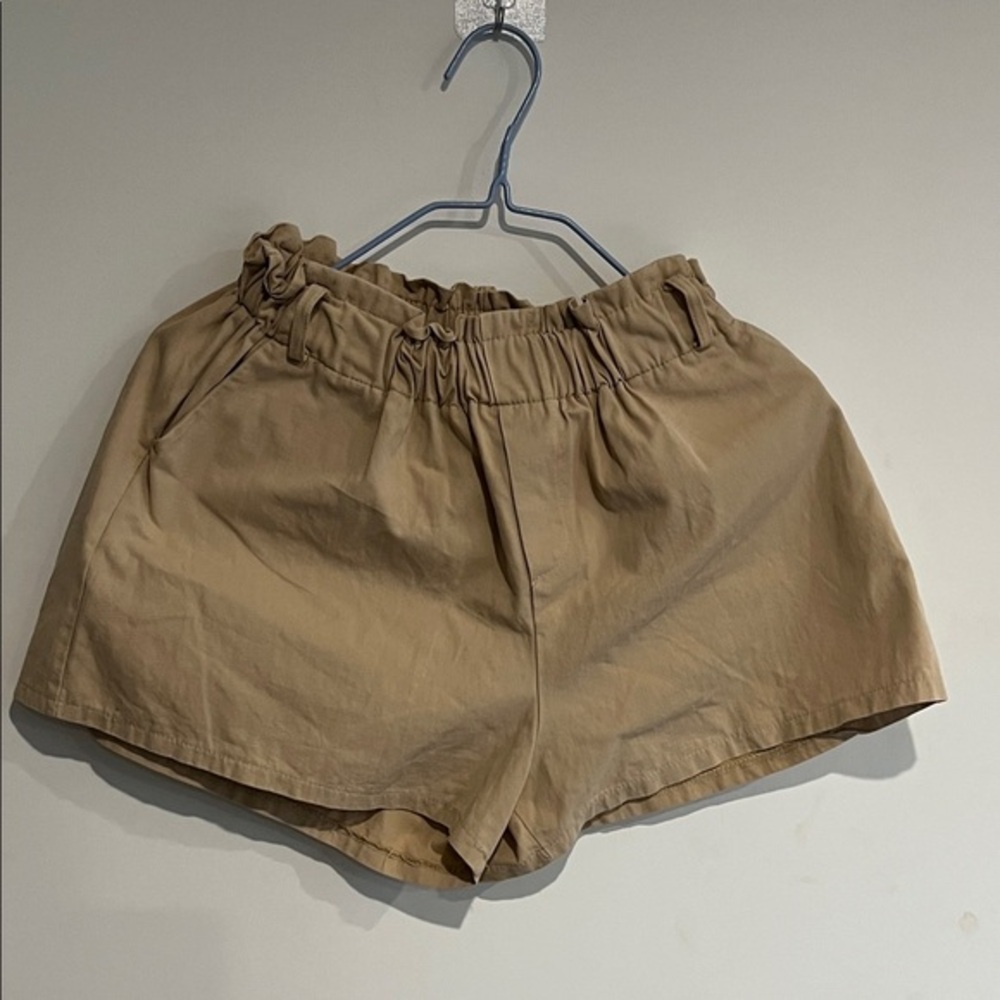 High-Rise Paperbag Waist Women’s Shorts — Cream/Tan